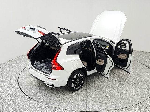 New 2026 Volvo XC60 B5 Plus w/ Protection Package Premier AWD/4WD image 39