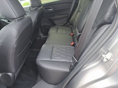 Used 2025 Nissan Rogue Platinum FWD image 28
