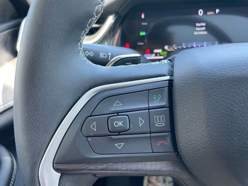 Used 2023 Jeep Grand Cherokee 4WD 4xe w/ Luxury Tech Group II image 26