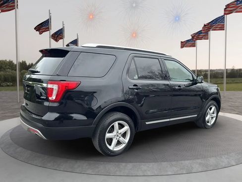 Used 2016 Ford Explorer XLT w/ Equipment Group 201A image 5