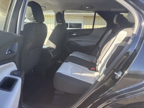 Used 2021 Chevrolet Equinox LS w/ LS Convenience Package AWD/4WD image 28