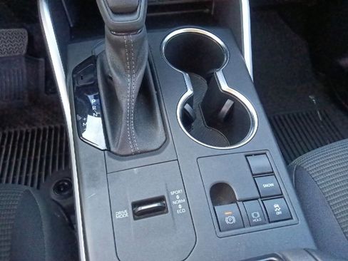 Used 2023 Toyota Highlander L image 24