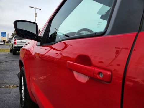 Used 2024 Nissan Frontier SV image 36