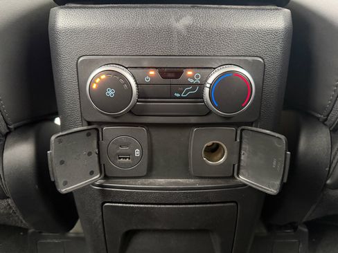 Used 2022 Ford Explorer XLT w/ Equipment Group 202A RWD image 32