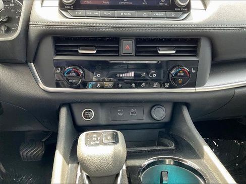 Used 2023 Nissan Rogue SV w/ SV Premium B Package AWD/4WD image 15