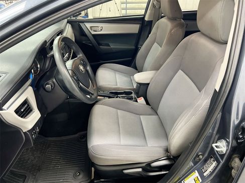 Used 2016 Toyota Corolla LE image 18