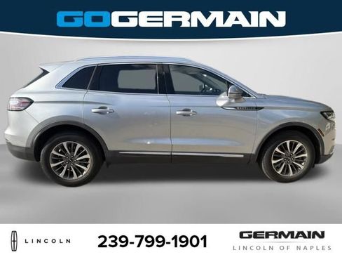 Used 2023 Lincoln Nautilus FWD w/ Premium Package image 8
