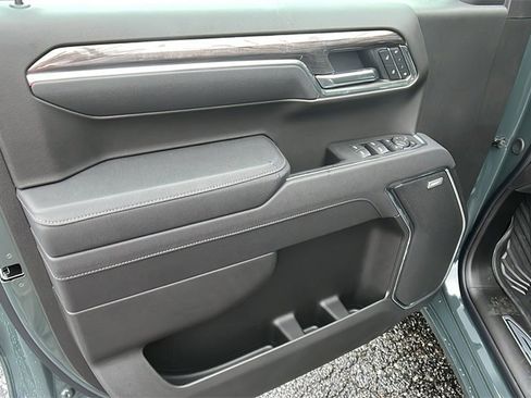 Used 2025 Chevrolet Silverado 1500 LTZ image 12