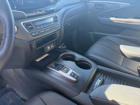 Certified 2022 Honda Passport TrailSport image 13