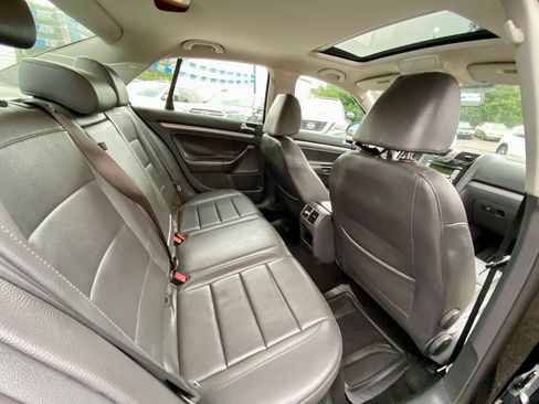 Used 2009 Volkswagen Jetta SE FWD image 10