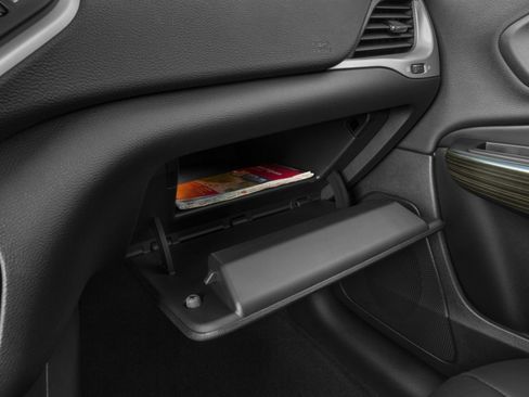 Used 2016 Jeep Cherokee Trailhawk w/ Comfort/Convenience Group image 11