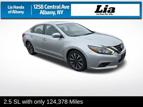 Used 2017 Nissan Altima 2.5 SL w/ 2.5 Technology Package image 1