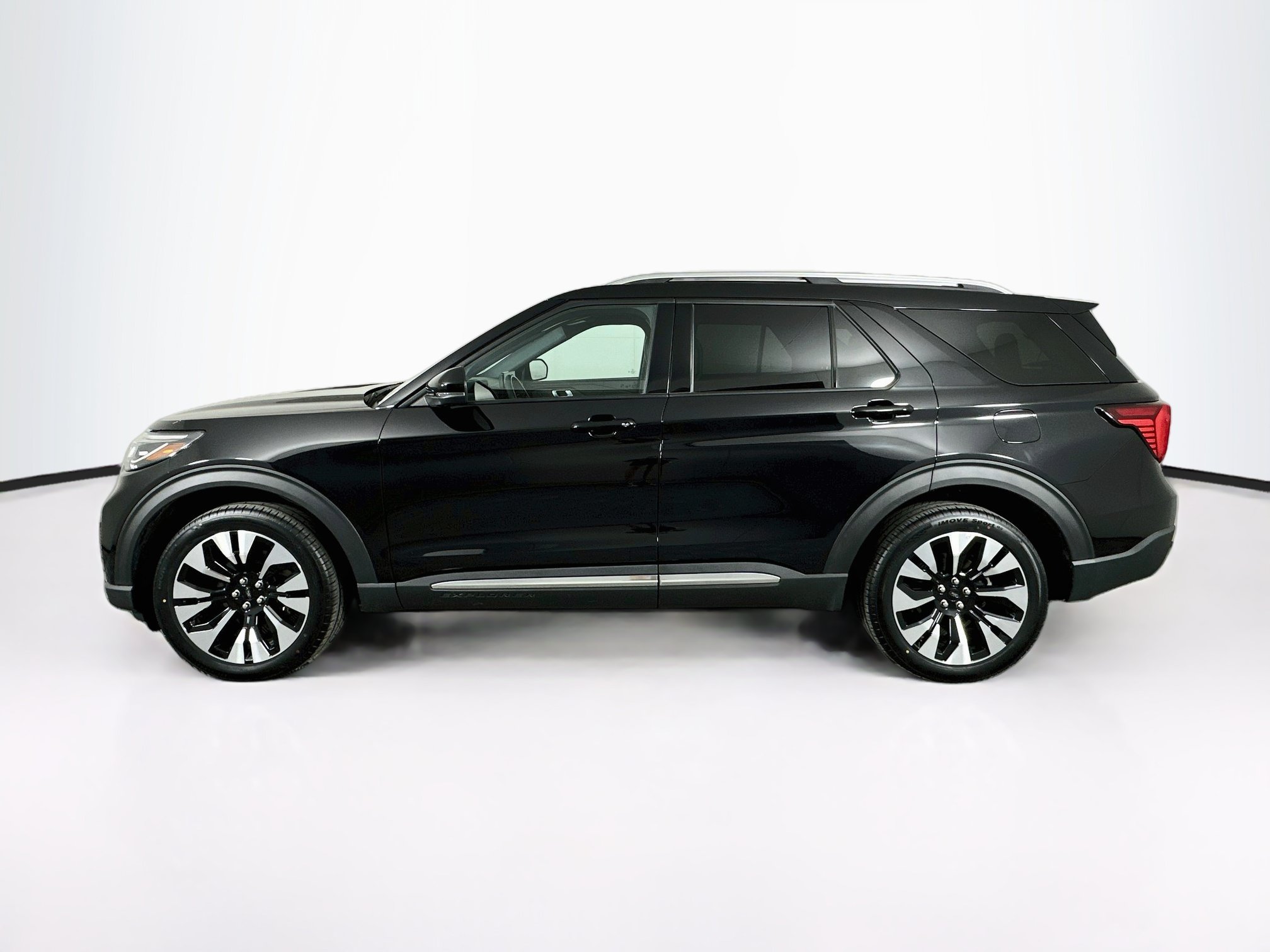 Used 2025 Ford Explorer Platinum w/ LUX Leather Package AWD/4WD image 4