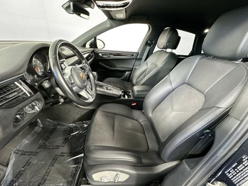 Used 2021 Porsche Macan image 20