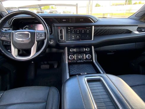 Used 2023 GMC Yukon Denali AWD/4WD image 15