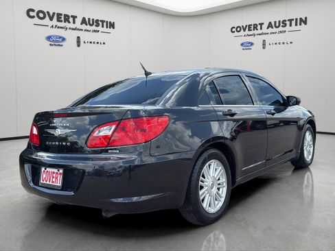 Used 2009 Chrysler Sebring Touring w/ Electronics Convenience Group FWD image 4
