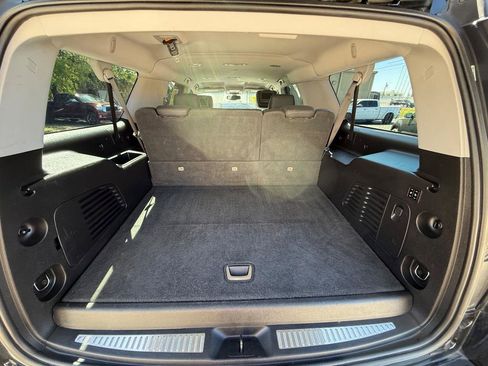 Used 2019 Cadillac Escalade ESV 4WD image 29