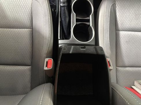Used 2015 Toyota Corolla LE FWD image 34