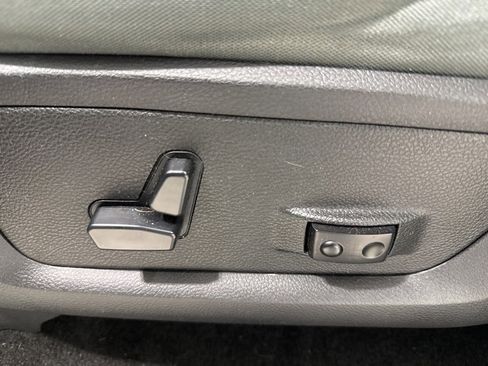 Used 2016 RAM 1500 Big Horn image 18