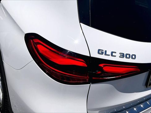 Used 2023 Mercedes-Benz GLC 300 4MATIC image 30
