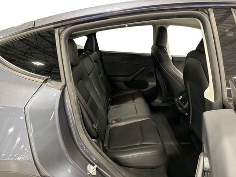 Certified 2023 Tesla Model Y Long Range AWD/4WD image 11