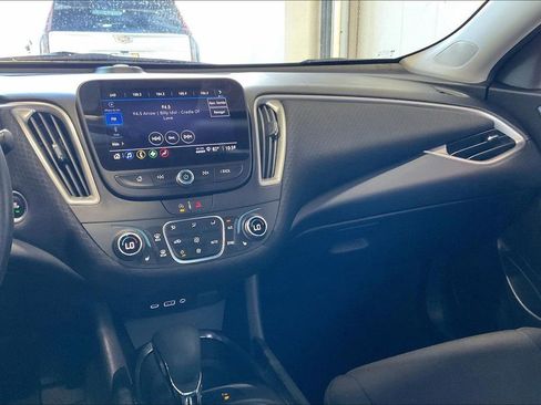 Used 2025 Chevrolet Malibu LT FWD image 10