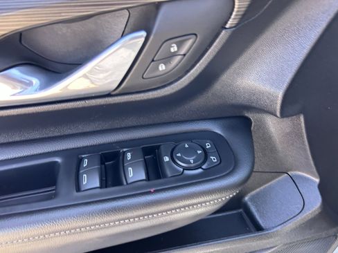 Used 2024 GMC Terrain SLE image 12