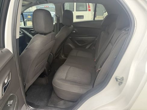 Used 2018 Chevrolet Trax LT AWD/4WD image 15