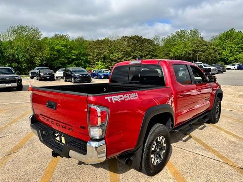 Used 2021 Toyota Tacoma TRD Off-Road AWD/4WD image 9