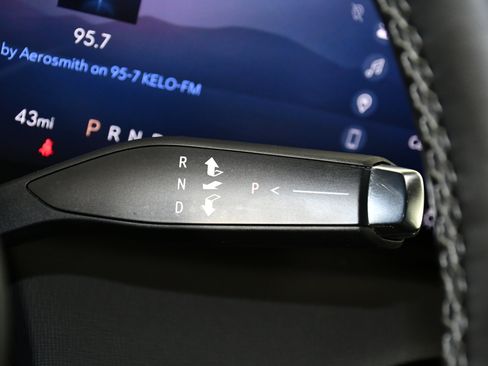 Used 2025 Buick Enclave Preferred image 23