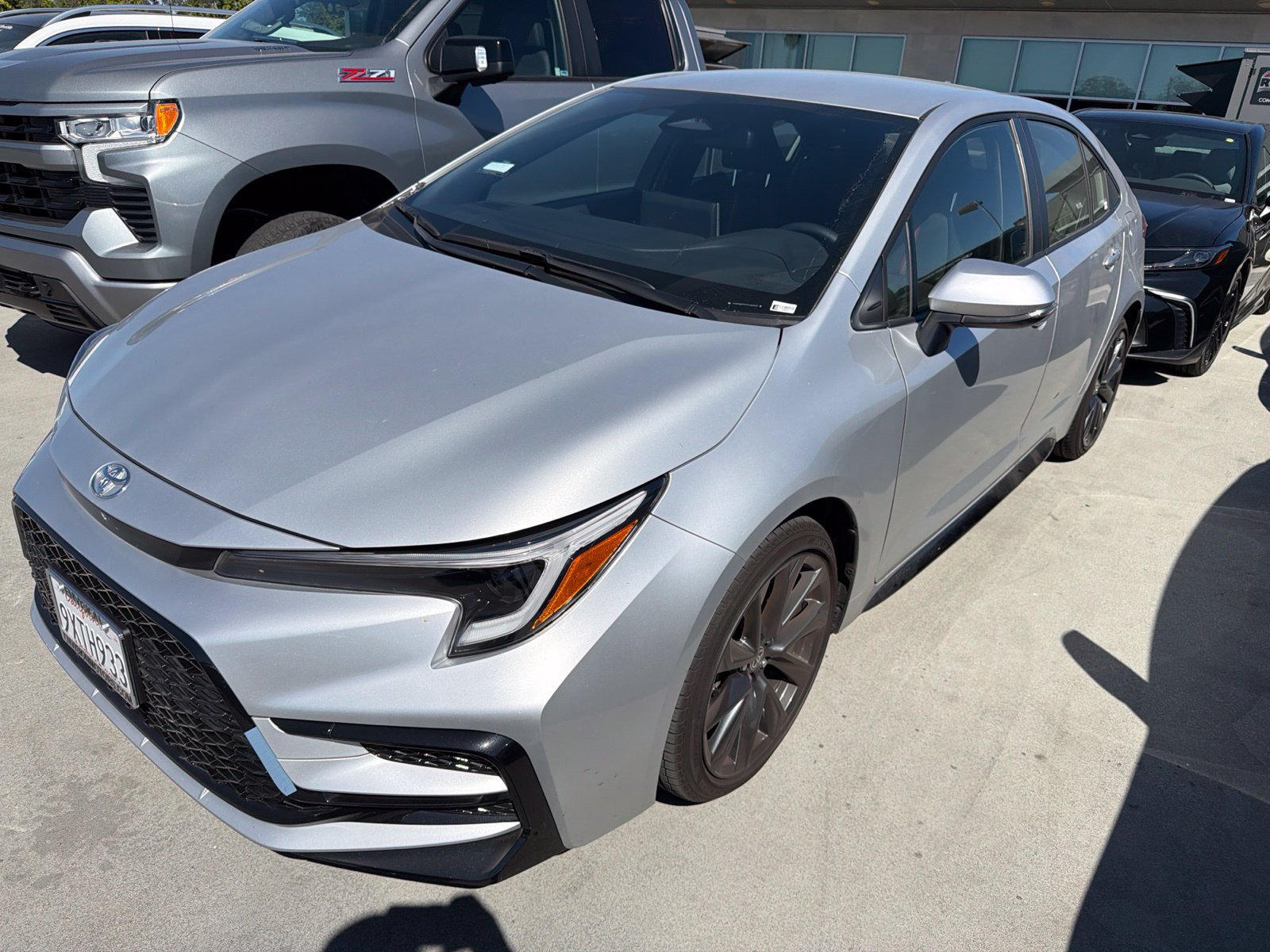 Used 2026 Toyota Corolla SE w/ SE Premium Package FWD image 2
