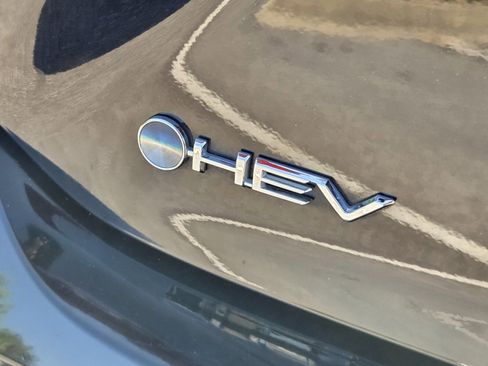 Used 2025 Toyota Camry XLE image 30