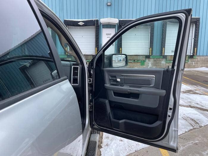 Used 2015 RAM 1500 Big Horn AWD/4WD image 32