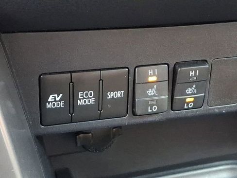 Used 2017 Toyota RAV4 Limited image 26