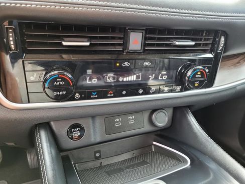 Used 2024 Nissan Rogue Platinum w/ Platinum Premium Package FWD image 28