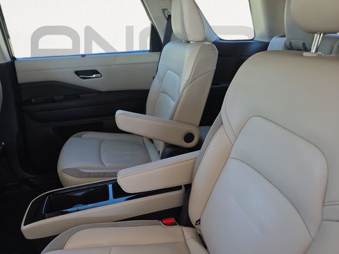 Used 2022 Nissan Pathfinder SL w/ SL Premium Package image 22