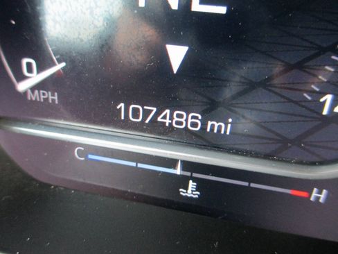 Used 2022 GMC Sierra 1500 AT4X image 32