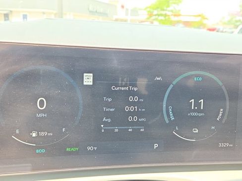 Used 2025 Hyundai Tucson Limited AWD/4WD image 9