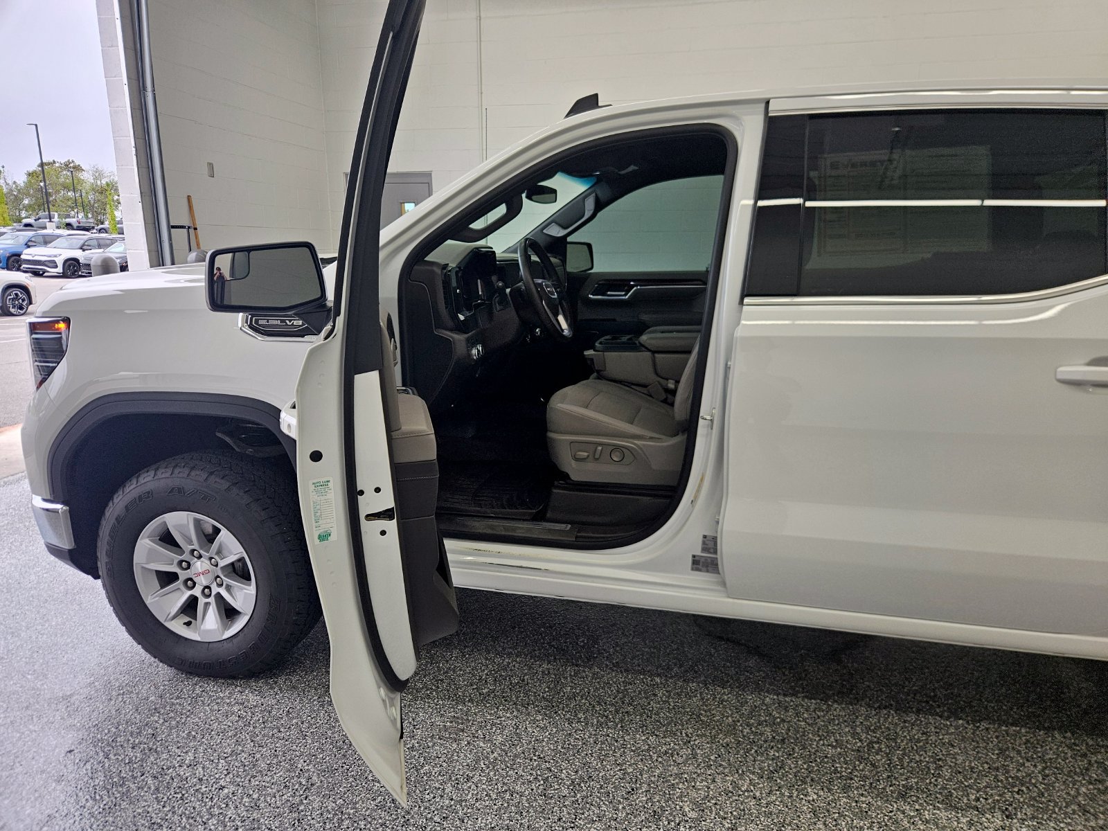 Used 2024 GMC Sierra 1500 SLE AWD/4WD image 14