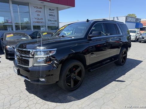 Used 2020 Chevrolet Tahoe LT w/ Luxury Package AWD/4WD image 3
