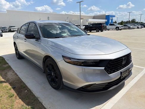 Used 2025 Honda Accord SE image 2