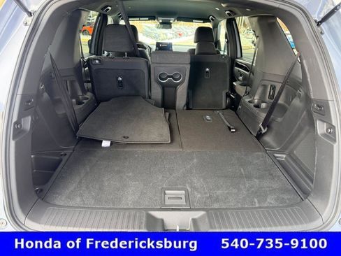 Used 2025 Honda Pilot Sport image 41