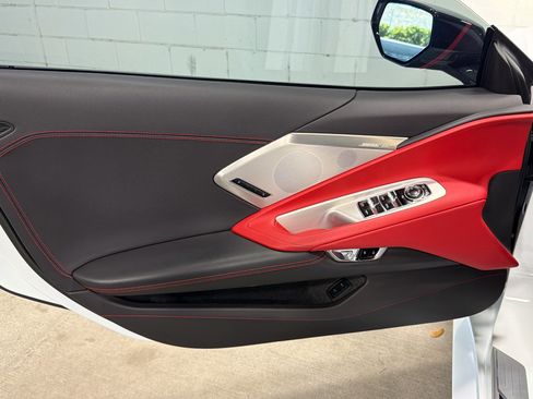 Used 2022 Chevrolet Corvette Stingray Preferred Conv w/ Z51 Performance Package RWD image 19