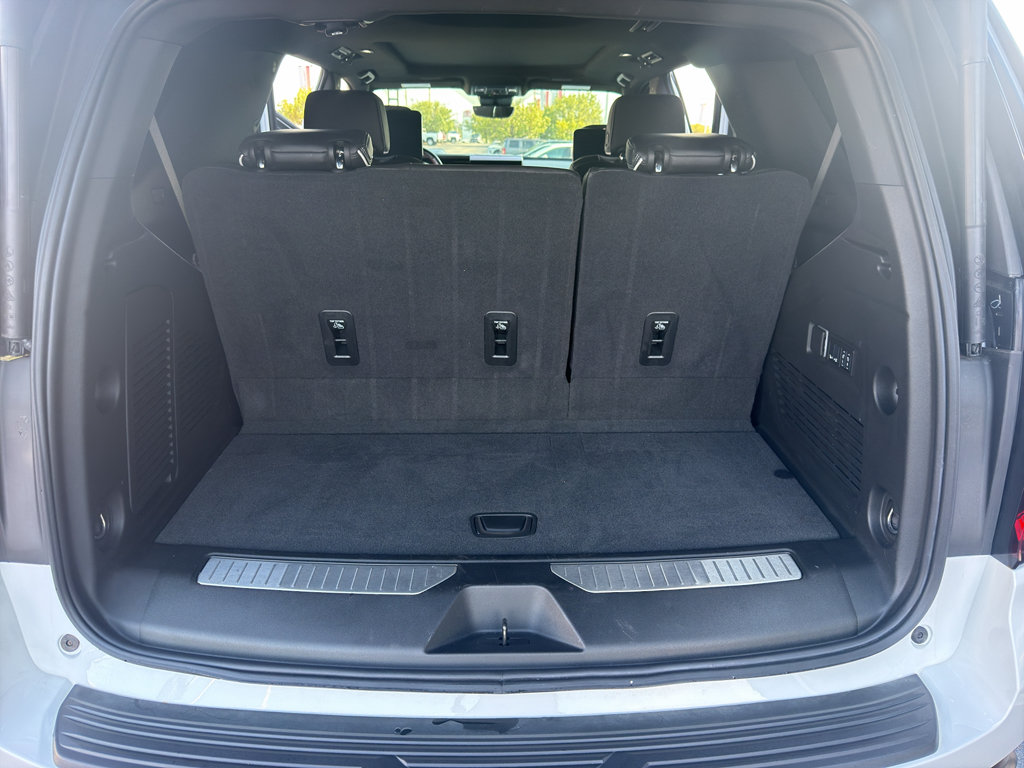 Used 2025 GMC Yukon AT4 Ultimate w/ LPO, Floor Liner Package AWD/4WD image 15