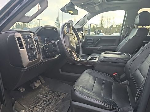 Used 2015 GMC Sierra 2500 Denali w/ Duramax Plus Package image 2