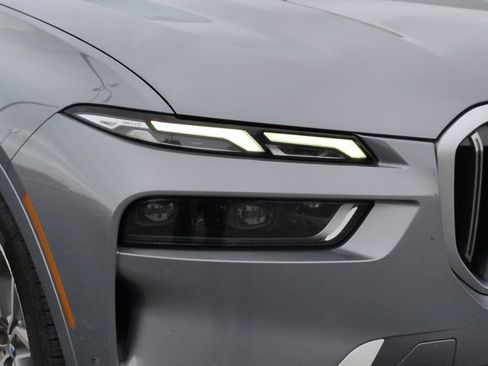 Used 2024 BMW X7 xDrive40i image 10