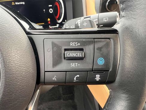 Used 2022 Nissan Rogue Platinum w/ Head-Up Display Package image 24