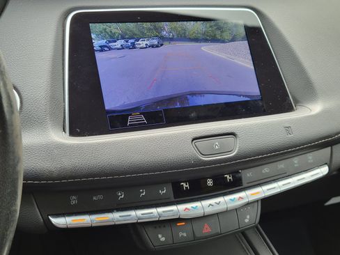 Used 2020 Cadillac XT4 Premium Luxury w/ Cold Weather Package FWD image 21