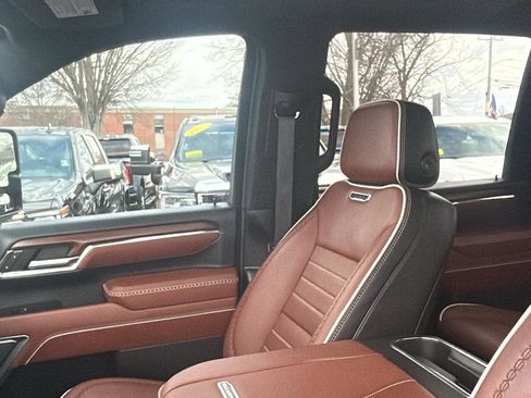 Used 2024 GMC Sierra 2500 Denali Ultimate w/ Snow Plow Prep/Camper Package image 30