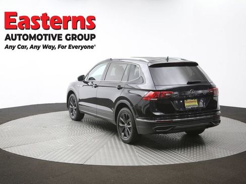 Used 2024 Volkswagen Tiguan SE image 34